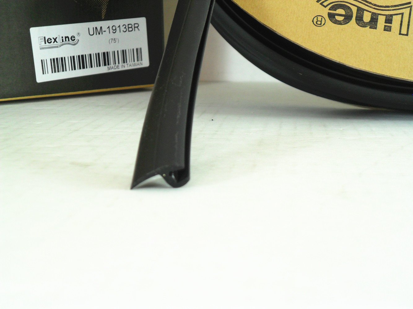 Flexline NAGD UM1913BR Windshield Auto Glass Universal Molding Flexible Trim Rubber 19mm 75ft