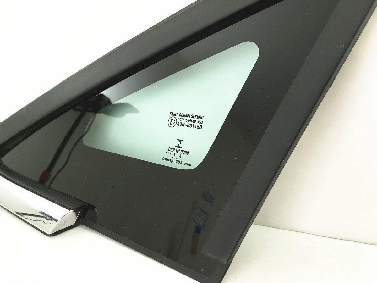 OEM Chrome Moulding Style Driver Left Side Front Vent Window Vent Glass Compatible with Ford Fiesta 2011-2019 Models